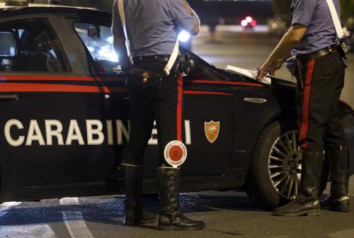 Pescara, inseguimento con sparatoria: malviventi fanno ribaltare auto con papà e bimbo