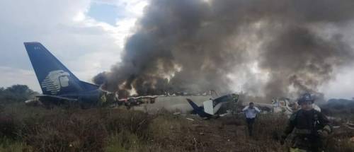 Miracolo a Durango: cade un jet, tutti salvi