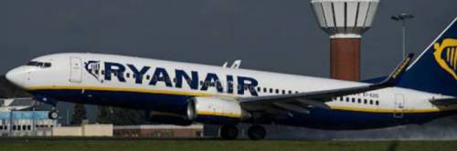 Volo Ryanair per Ibiza: aereo evacuato per un telefonino in carica
