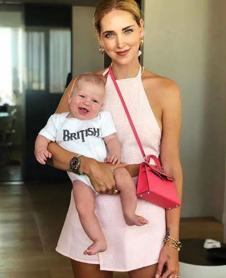 Chiara Ferragni: "Ho rinunciato ad allattare per lavoro. Non ci si deve annullare per un figlio"