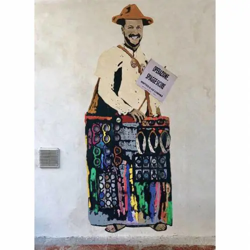 Collettivo imbratta muro per protestare contro Spiagge sicure: "Salvini il Vu Cumprà"