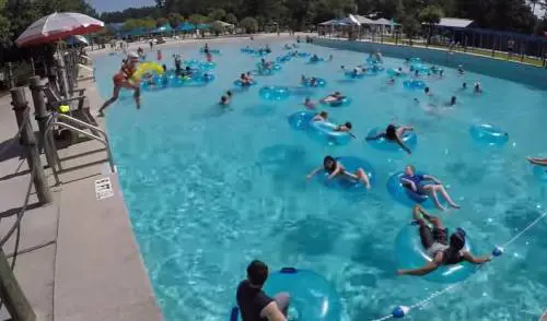 Nuoro, bimbo annega in piscina. "Risucchiato da un bocchettone"