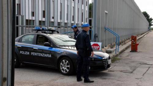 Torino, agenti accusati di "tortura". Il sindacato: "No gogne mediatiche"