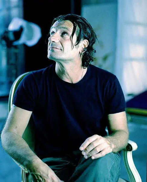 "Sporco comunista di m…" Il giornalista di sinistra Enrico Nascimbeni accoltellato a Milano