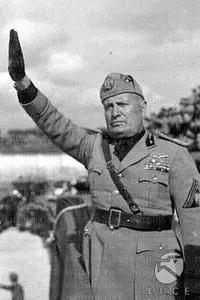 Foto del Duce nel bar Scattano subito sequestro e denuncia