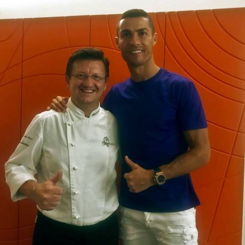 Ronaldo "mangione": la sua prima cena torinese è da record