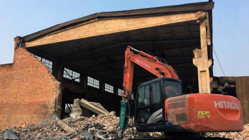 La Cina demolisce l'atelier dell'artista dissidente Ai Weiwei