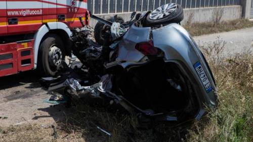 Arezzo, muore coppia sulla A1, l’auto si ribalta e prende fuoco