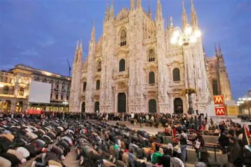 Viale Jenner, fazioni islamiste si scontrano per il controllo della moschea