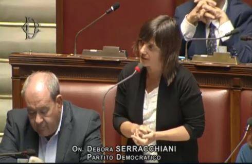 Serracchiani: "Salvini sguinzaglia ​clandestini in Italia". Ma c'è un'altra verità
