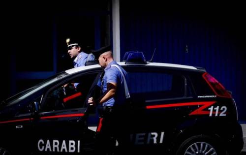 Modena, donna trova clandestino che dorme nella sua auto