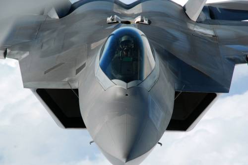 Un aereo da rifornimento stealth: il piano degli Usa per colpire in profondità