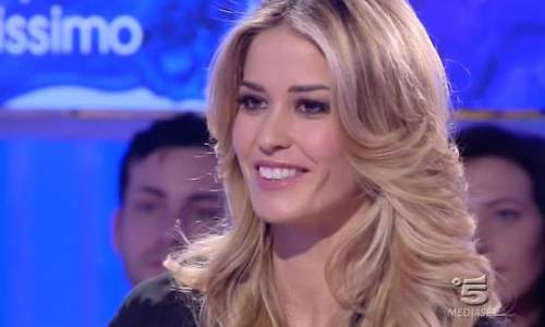 Elena Santarelli e la malattia del figlio: "Giacomo è la priorità ma continuare a lavorare fa bene"