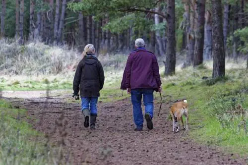 Camminare 10 minuti al giorno riduce il rischio di infarto
