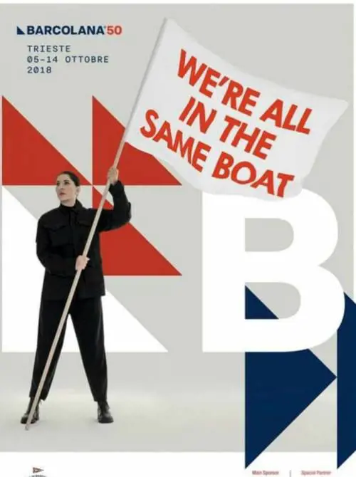 Manifesto pro migranti alla regata. E la Lega ne impone la rimozione