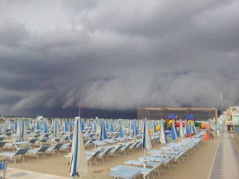 Così il meteo rovina il Ferragosto: in arrivo piogge e temporali