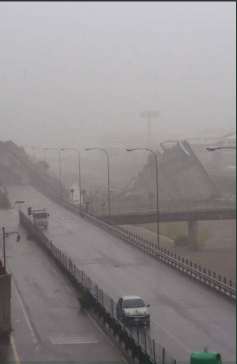 Il ponte crollato a Genova sulla A10