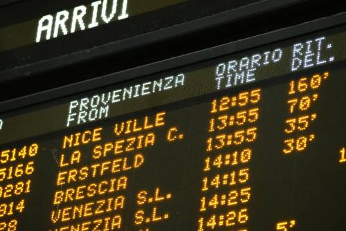 Genova, treni cancellati e linea molto rallentata per il crollo del ponte