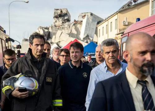 E Conte visita i luoghi del disastro: "Ora lanceremo un piano di monitoraggio"