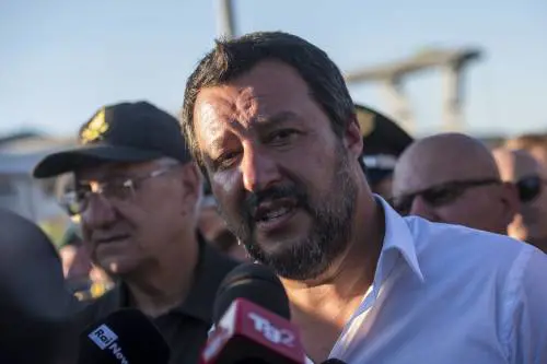 Cassino, adesso appare una scritta choc: "Salvini terrorista" 