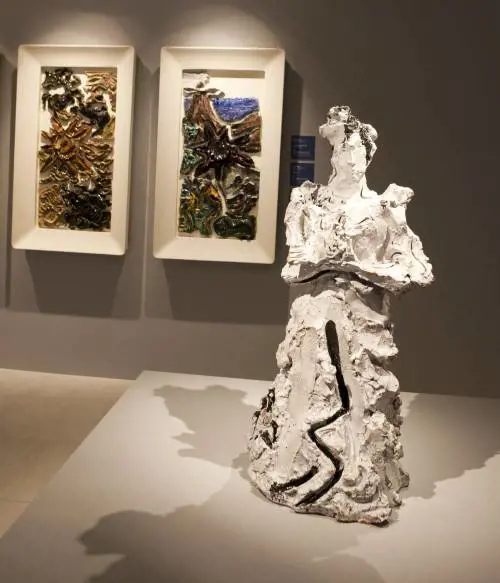 Ceramiche, bronzi e pesce. Ecco l'"altro" Lucio Fontana