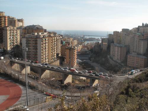 Paura a Genova, un altro ponte in centro città è a rischio crollo