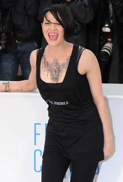 Asia Argento nega le accuse. Ma il Nyt la gela: "Documenti verificati"