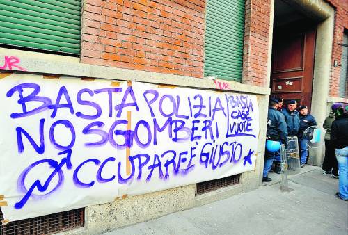 Sgomberi quartiere per quartiere. Il Viminale manda i "rinforzi"