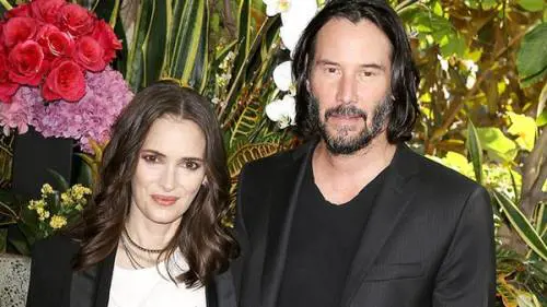 Winona Ryder: “Sono sposata con Keanu Reeves da 26 anni”