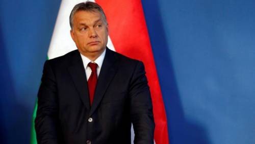 Orban vieta il cibo ai migranti che non hanno diritto ad asilo