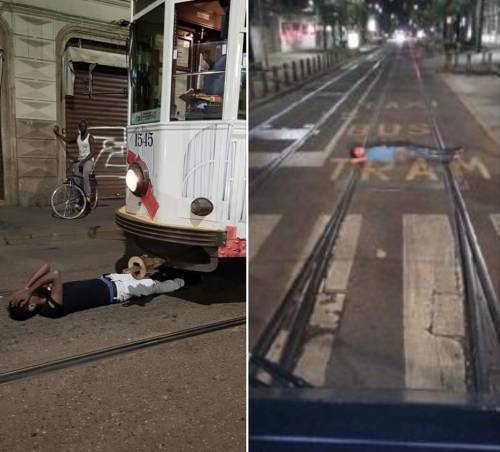 Milano, il nuovo passatempo dei migranti: bloccare transito tram 