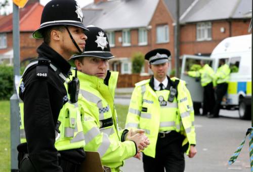 Barista italiano 20enne scambiato per musulmano e malmenato a Londra