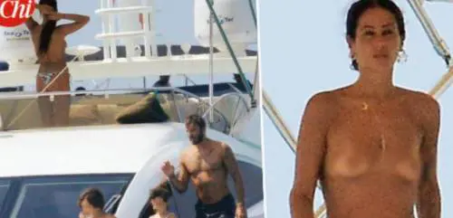 "Nuda davanti al figlio di Belen?". ​Bufera sulla fidanzata di De Martino