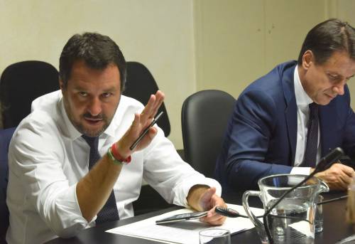 Salvini ora lancia "scuole sicure" "Finita la pacchia per spacciatori"