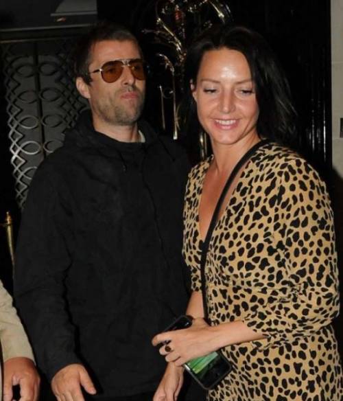 L'ex cantante degli Oasis aggredisce la sua fidanzata