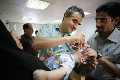 Il medico regala-sorrisi: "Aiuto tutti i bimbi del mondo"