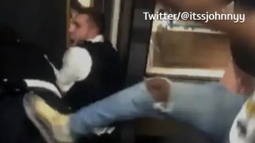 Londra, poliziotto preso a calci in un fast food. Video choc diventa virale