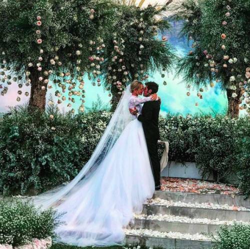 Rovazzi rompe il silenzio sul matrimonio di Fedez e la Ferragni: "L'ho seguito su Instagram"