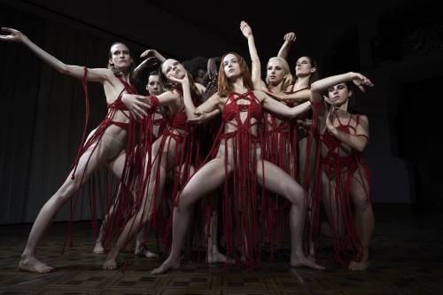 Al Lido brividi (di piacere) per il remake di "Suspiria"