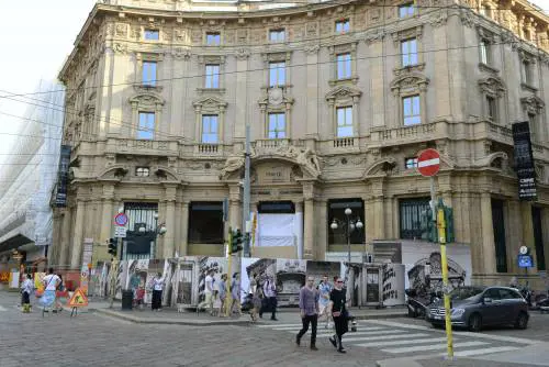 Dal primo Starbucks allo showroom del cibo: Milano cambia vetrine