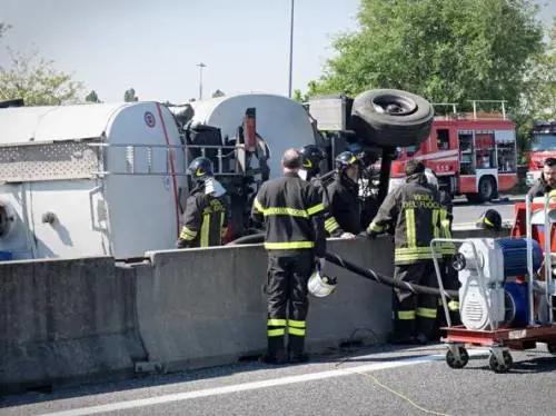 Treviso, tragico incidente sulla A4: morti 2 militari, altri 3 feriti