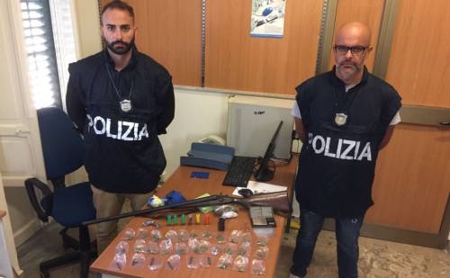 Palermo, arrestato un ambulante per spaccio di droga e armi