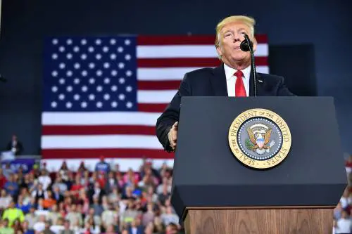 Trump avverte Assad, Russia e Iran: "Non provochino una nuova tragedia"