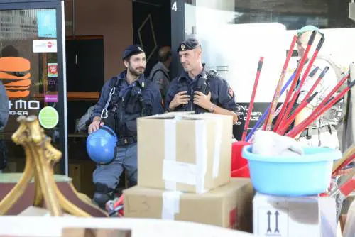 Sgomberato il palazzo occupato dai centri sociali