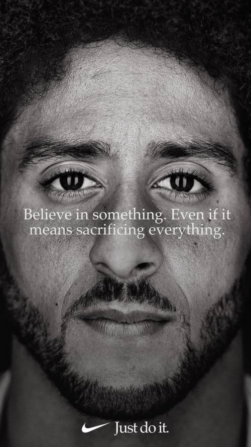 La Nike si schiera contro Trump con il suo nuovo volto pubblicitario