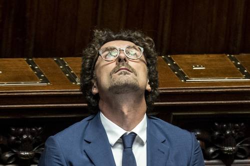Governo, pronto il rimpasto 5S Fuori Toninelli, Trenta e Grillo