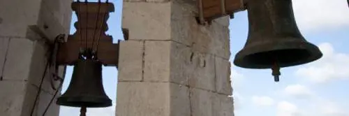 Corato, si stacca una lastra dal campanile