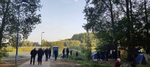 E adesso il "buonista" Macron fa sloggiare 800 immigrati