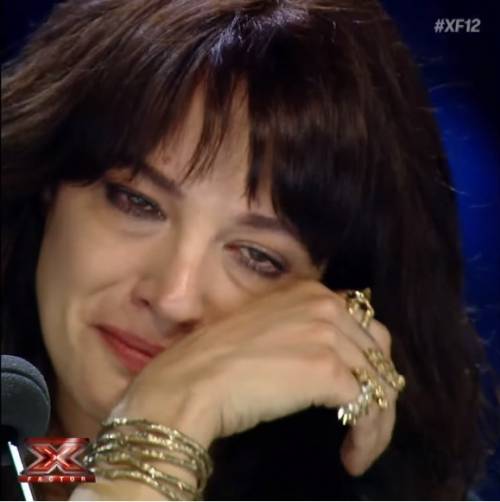 X Factor 12, Asia Argento in lacrime  per la canzone che le ricorda Bourdain