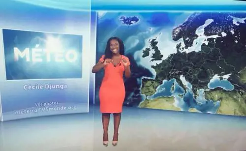 Belgio, presentatrice di colore sommersa di insulti: "Sei troppo nera"
